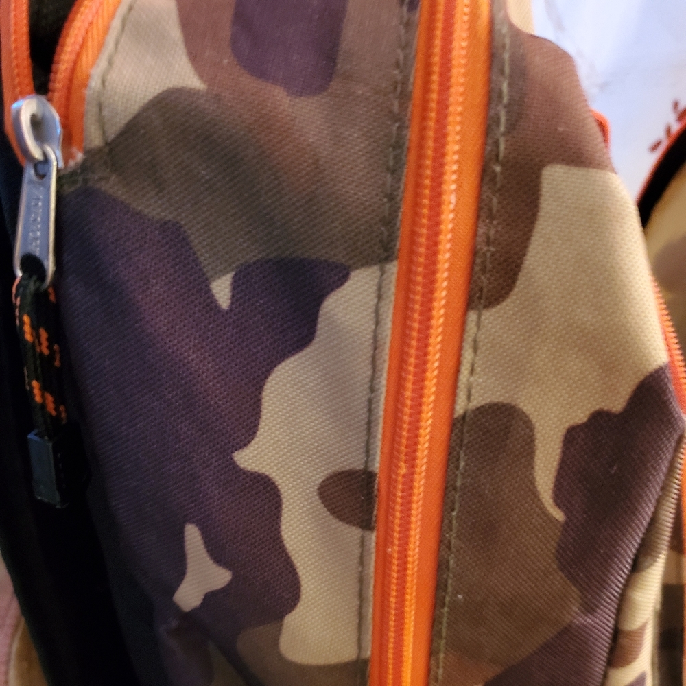 Camo backpack - Picture 3 of 4
